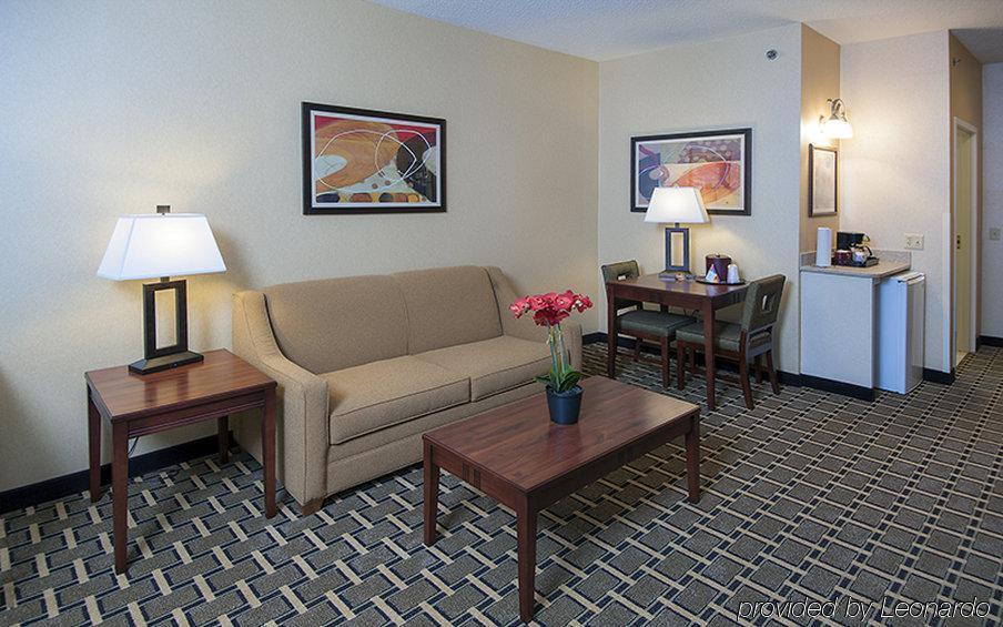 Holiday Inn Express Hotel & Suites Youngstown North-Warren/Niles By Ihg Pokoj fotografie