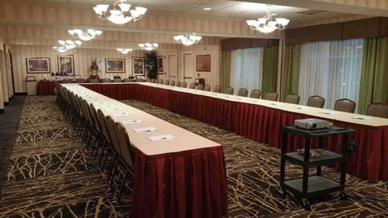 Holiday Inn Express Hotel & Suites Youngstown North-Warren/Niles By Ihg Exteriér fotografie