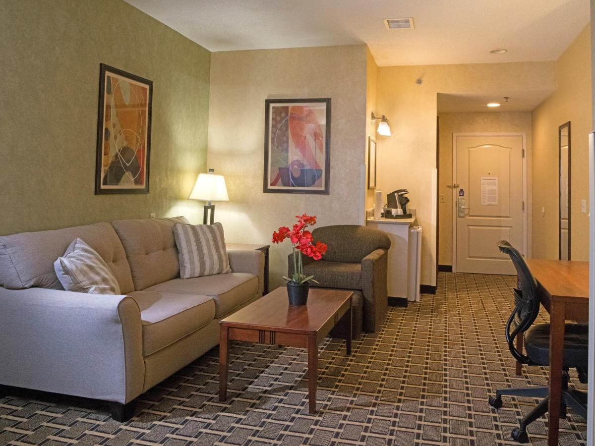 Holiday Inn Express Hotel & Suites Youngstown North-Warren/Niles By Ihg Exteriér fotografie
