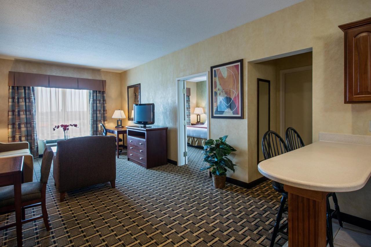 Holiday Inn Express Hotel & Suites Youngstown North-Warren/Niles By Ihg Exteriér fotografie