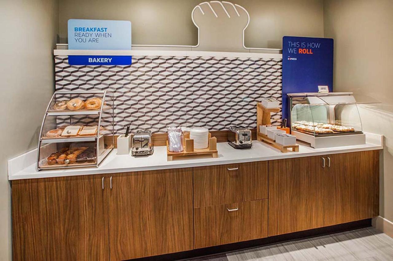 Holiday Inn Express Hotel & Suites Youngstown North-Warren/Niles By Ihg Exteriér fotografie